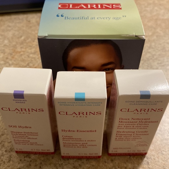 Free in bundle Clarins skincare kit - Picture 4 of 4